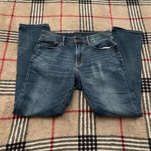 Lucky Brand Men’s 410 Athletic Fit Tapered Leg Denim Jeans 31 X 32